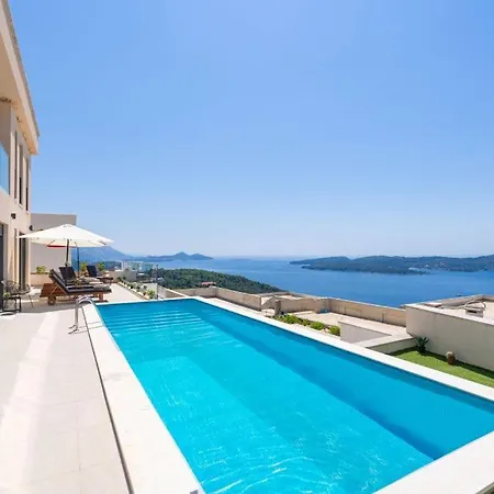 Horizon Sea Views *